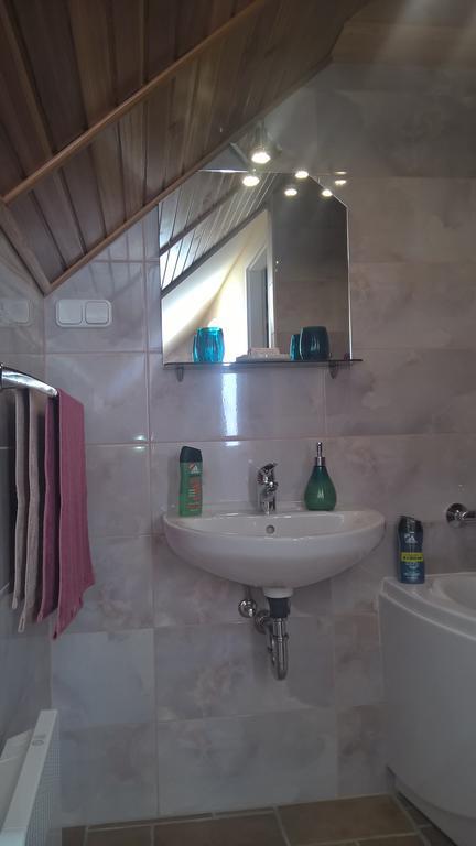 Pongracz Apartman Zirc Bagian luar foto