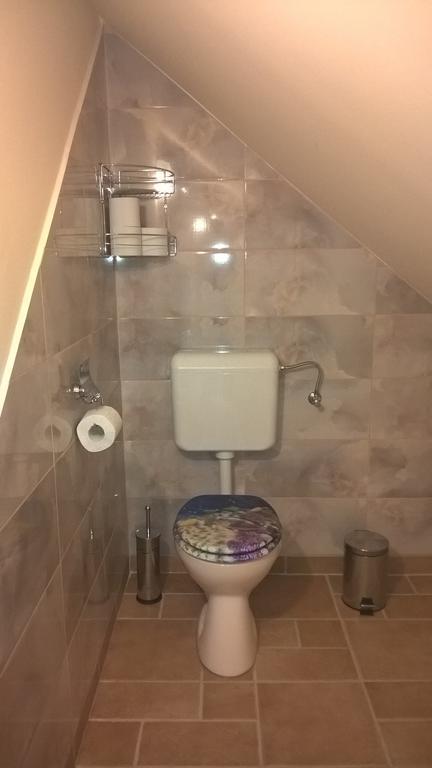 Pongracz Apartman Zirc Bagian luar foto