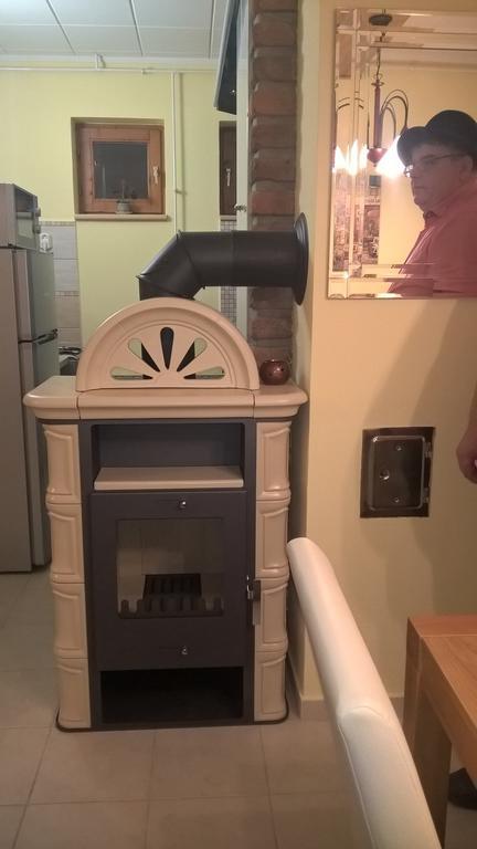 Pongracz Apartman Zirc Bagian luar foto