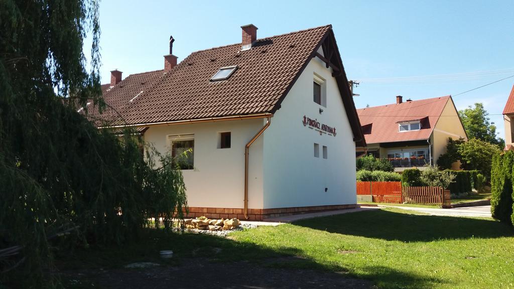 Pongracz Apartman Zirc Bagian luar foto