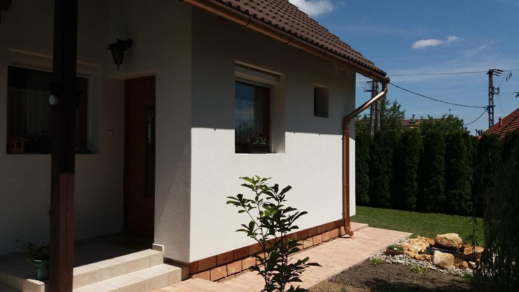 Pongracz Apartman Zirc Bagian luar foto